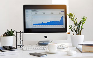 炒股平台杠杆:网上股票配资平台-A股三大指数回调：沪指跌0.45% 银行股逆市走强